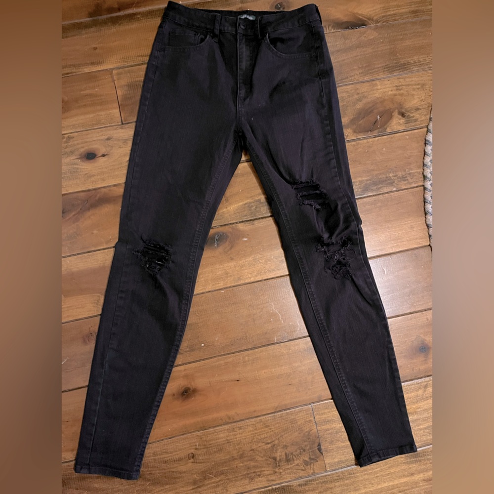 Black distressed jeans